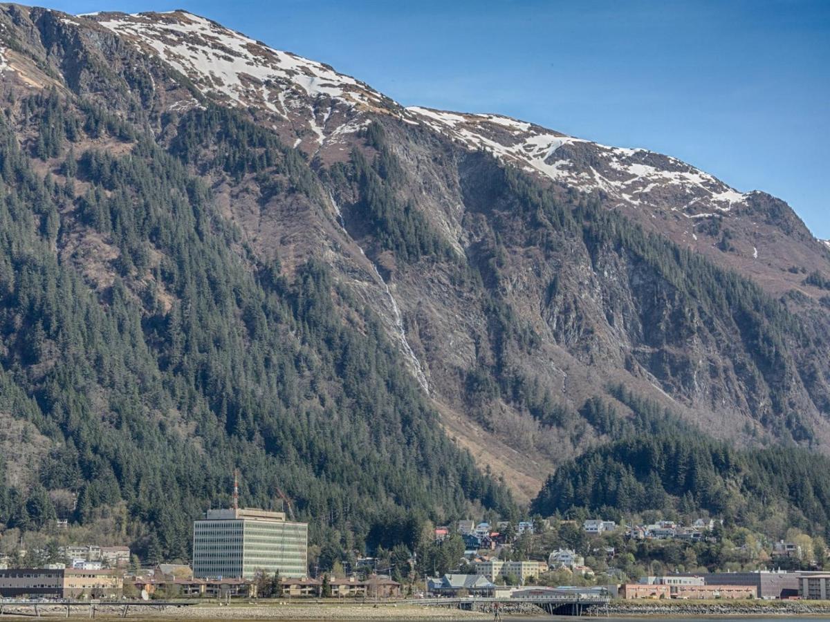 Beachside Villa Luxury Suites And Vacation Rentals Juneau Exterior foto