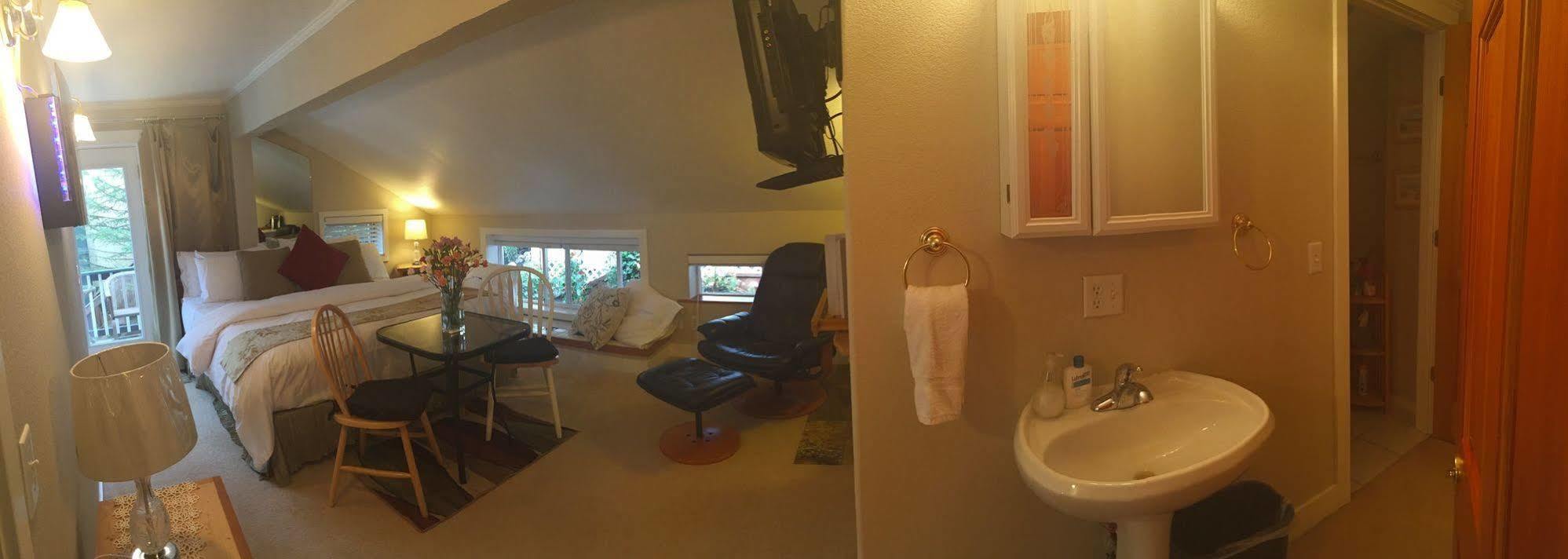 Beachside Villa Luxury Suites And Vacation Rentals Juneau Exterior foto